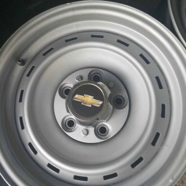 PROFESSIONALLY REFURBISHED
CHEVY PICKUP RALLY WHEELS 15"