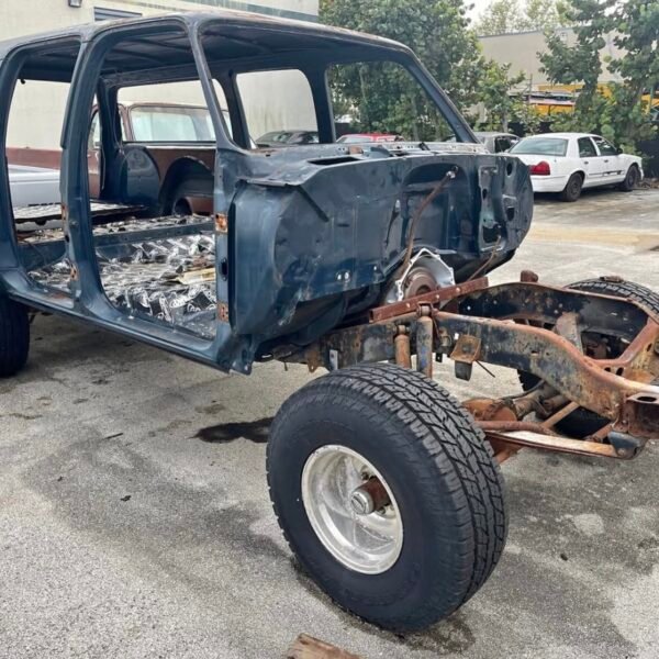 Chevy GMC Suburban Chassis