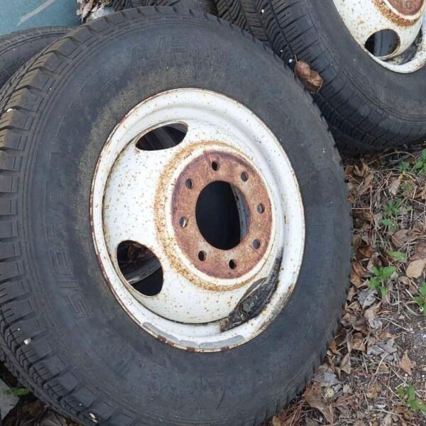 3 Squarebody Dually wheels