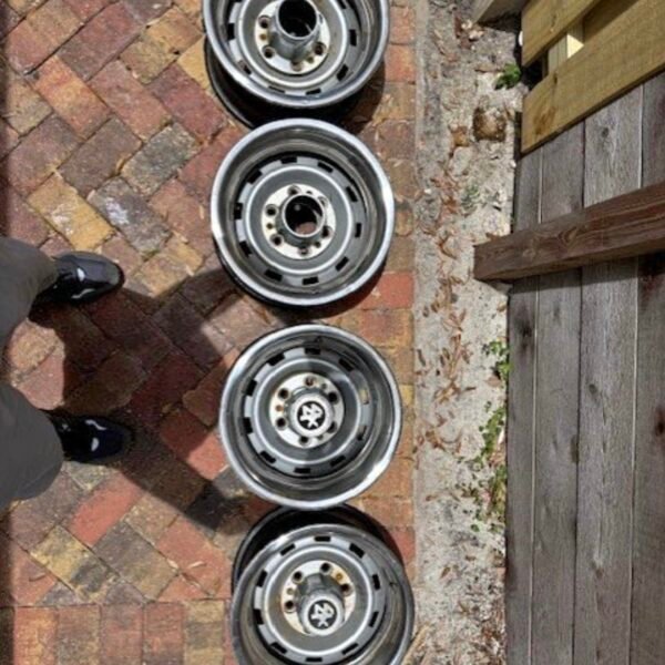 1967-1991 CHEVY GMC 4X4 TRUCK
15X8" 6lug RALLY WHEELS & CAPS