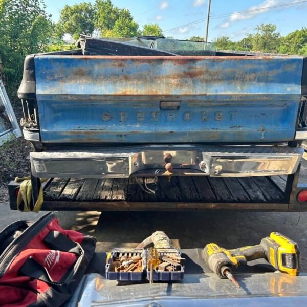 87 Chevrolet C 10 tailgate